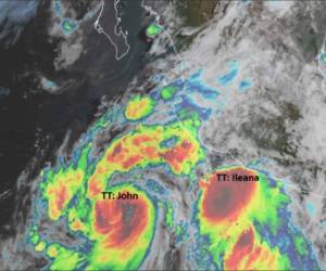 La tormenta John podría ganar fuerza rápido y convertirse en huracán el lunes y alcanzar categoría 3 o más el martes, dijo el Centro Nacional de Huracanes de Estados Unidos. La tormenta tropical Ileana también se fortalecía mientras sigue la trayectoria de John.