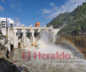 El plan de inversión pública del presente gobierno ha estado orientado al sector energía con la construcción de la represa Patuca III. Foto: El Heraldo