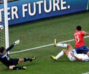 Jean Beausejour marcó un gol cerrado en una barrida con Sergio Mendoza a los 33 minutos de aquel partido jugado en Nelspruit, durante el Mundial 2010.