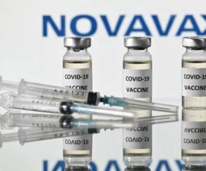 A diferencia de algunas de las vacunas que ya están siendo aplicadas, la de Novavax, conocida formalmente como NVX-CoV2373, no tiene que mantenerse a temperaturas ultrabajas. Foto: AFP