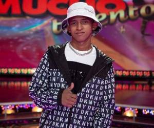 Omar Fuentes ha puesto en alto el nombre de Honduras en cada una de sus interpretaciones y sin olvidarse de su procedencia, avanza con pasos firmes en su carrera musical.