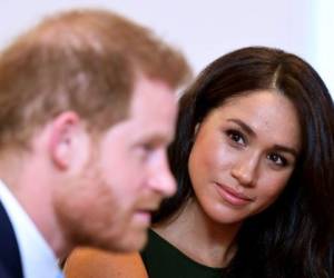 El príncipe Harry y su esposa Meghan corren el riesgo de perder el derecho a utilizar la denominación 'Sussex Royal' tras abandonar su rol en la familia real británica, afirmaron este miércoles medios de prensa del Reino Unido.