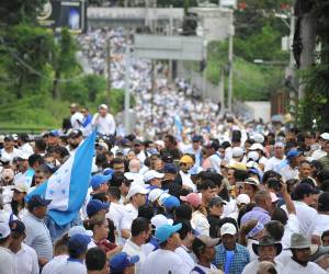 Cientos de personas acuden a la “Gran Marcha por Honduras”