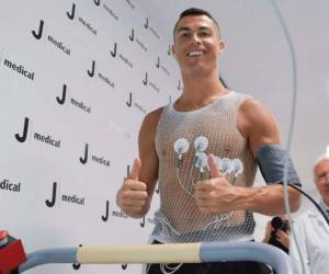 Cristiano Ronaldo realizando las pruebas médicas en el J Medical. Foto Twitter Juventus FC