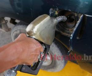 Sin obstáculos, los precios de los carburantes se elevan perjudicando el bolsillo de la población.