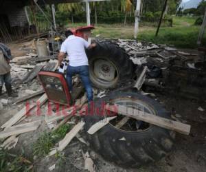 EL HERALDO constató que varios de los tractores quedaron reducidos a chatarra. Foto: Johny Magallanes / EL HERALDO.