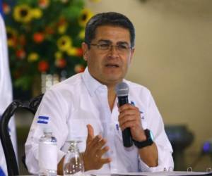 Juan Orlando Hernández durante una conferencia de prensa. Foto EL HERALDO