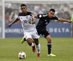 Roberto Alvarado, al minuto 28, José Juan Macías, al 75, y Rodolfo Pizarro, al 90+2, anotaron por el equipo azteca. Carlos Salcedo concedió el gol canalero en propia puerta al 42. Foto: Agencia AFP.