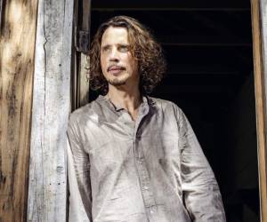 Desde la muerte de su esposo Vicky Cornell ha dicho que le parece que los medicamentos por prescripción lo llevaron a comportarse de manera extraña. Foto: AP