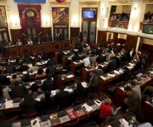 El Congreso no tiene un plazo definido para responder los proyectos presentados por los legisladores del MAS o el de Jeanine Áñez, pero se espera que sea pronto dada la urgencia del asunto. Foto: AP