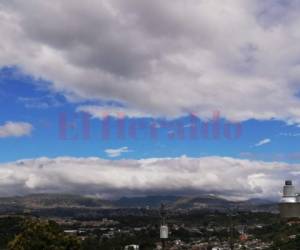 La capital de Honduras permanece parcialmente nublada este sábado. Foto Estalin Irías