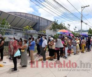 Desde que se aplicaron las primeras vacunas contra el coronavirus en Honduras, a la fecha, ya son cinco campañas de vacunas las que se han efectuado con el propósito de que la población tenga cierta inmunidad ante el coronavirus. Foto: El Heraldo