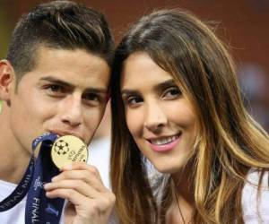 Daniela Ospina junto a James Rodríguez.