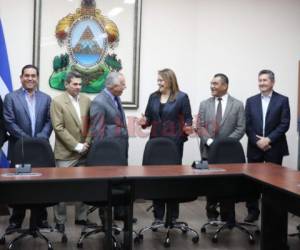 El presidente del Legislativo, Mauricio Oliva, dirigió este miércoles el acto de reinauguración del salón Ramón Rosa con fondos del BID. (Foto: El Heraldo Honduras/ Noticias Honduras hoy)