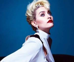 Este año la joven de 19 años incursionó en el mundo de la moda de la mano de Chanel y fue la imagen de portada de la revista Harper’s Bazaar de abril.