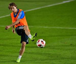 'Para mí siempre es importante ayudar al equipo de la mejor manera posible, no me obsesiona el tema individual. Lo importante es cómo vamos a jugar como equipo, afrontar este reto y ganar el título', dijo Modric.