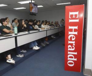 EH Verifica realizó un conversatorio en Unitec de San Pedro Sula en el que asistieron más de 60 estudiantes de diferentes carreras universitarias.