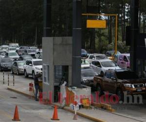 Una nueva caseta será instalada a partir de esta semana, según Covi-Honduras, para agilizar el paso de los viajeros que se dirigen hacia la zona central y norte del país. Foto: Efraín Salgado/El Heraldo