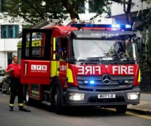 Los bomberos ya se trasladaron a la zona del siniestro. Foto AFP