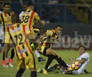 La Máquina y el Tiburón abren oficialmente el Torneo Apertura 2017/18 en el primer juego de la jornada 1 este sábado. Foto: Neptaly Romero / Grupo OPSA.