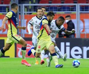 Querétaro se quedó con 10 jugadores a los 11 minutos, cuando el zaguero paraguayo Alexis Doldán fue expulsado por una falta en medio campo sobre el delantero Martín.