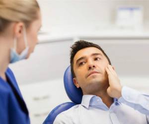 Visite al odontólogo para estar al tanto de su salud bucal.