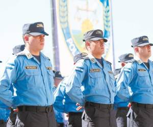 El nuevo uniforme celeste que lucen los miembros de la Policía Nacional. Varias compañías de seguridad en el país utilizan uniformes con colores similares a los de la Policía Preventiva.
