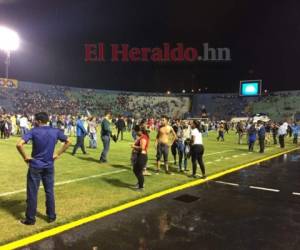 El partido de algo riesgo entre Motagua y Olimpia se volvería a jugar con aficionados en el Estadio Nacional de Tegucigalpa. Foto: EL HERALDO