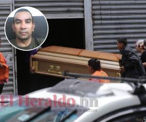 El pastor José Santos Barahona Flores murió este viernes tras sufrir hace cinco días un accidente de tránsito en El Porvenir, Francisco Morazán. Los parientes esperaban esta mañana sus restos afuera de la morgue capitalina. Foto: Estalin Irías / EL HERALDO.