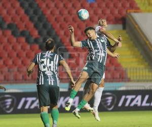 Imágenes del desarrollo del partido.