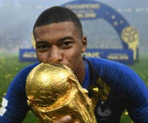 La Ligue 1 de Francia realizará en la primera fecha del campeonato un homenaje para los ocho jugadores de la selección que se coronaron en Rusia 2018. Foto: Agencia AFP