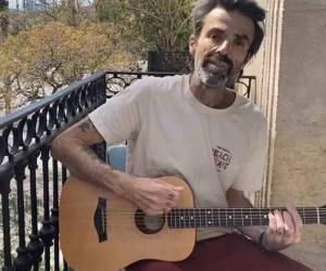 Músicos, políticos y grandes personalidades expresan su dolor por su muerte.