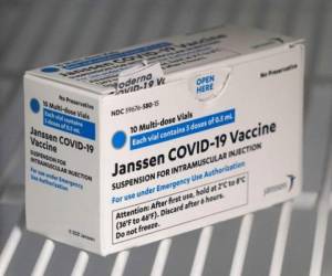 La compañía farmacéutica no señaló cuántas dosis de la vacuna se perdieron. FOTO: AP