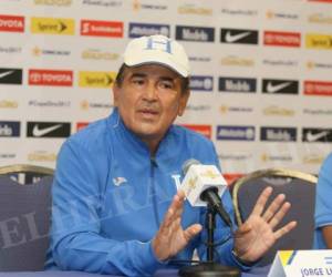 Jorge Luis Pinto durante la conferencia de prensa previo al juego entre México y Honduras (Foto: Ronal Aceituno/OPSA)