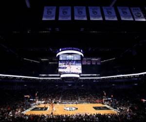 Cuatro jugadores de los Brooklyn Nets han dado positivo por el nuevo coronavirus y están aislados, dijo el equipo de la NBA el 17 de marzo de 2020. El anuncio llega con la NBA, y todos los demás deportes importantes de los EE. Foto: Agencia AFP.