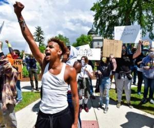Una ola de protestas se han desatado en Estados Unidos y varios países en contra de la brutalidad policial desde el asesinato de George Floyd. Foto: AP