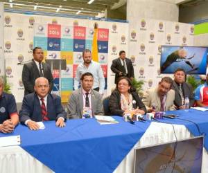 La mesa de presentación de los juegos, liderada por la rectora Julieta Castellanos. Foto: UNAH