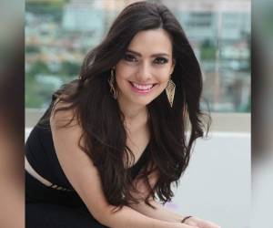 De Navidad no quiero nada de cosas materiales, solo poder hacer un proyecto artístico propio que ya estoy maquinando. Y emocionalmente cada día enamorarme más de Dios y seguir sirviéndole de la mejor manera en mi capítulo de Fihnec, que se llama Nuova Vita y que me ha cambiado la vida por completo, al encontrar una relación verdadera con Dios. Salud y bienestar para mi familia, que es el centro de mi vida después de Dios. Quiero que Santa me traiga unos calcetines de Batman.