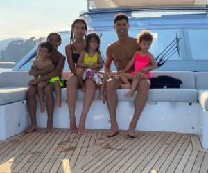 CR7 y su familia navegaron en la lujosa embarcación. Foto: Cristiano Ronaldo/Instagram.