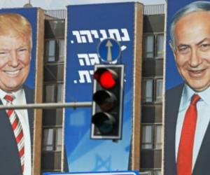 Donald Trump y Benjamin Netanyahu conversaron sobre el posbible Tratado entre Estados Unidos e Israel. Foto: AFP.