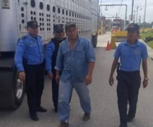 Calixto Salomón Rodas Flores es el conductor de la rastra que llevaba unos 24 mil dólares ocultos en compartimentos falsos.