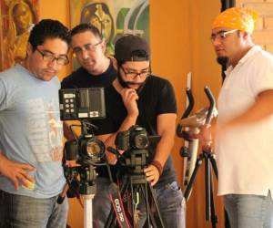 El equipo de la película De Lo Que Sea en plena filmasión.