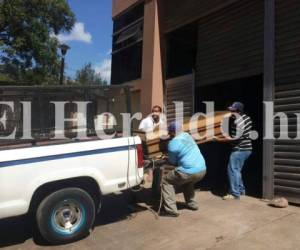 Los cadáveres de Mirna Cecilia Hernández Guevara, de 40 años de edad, y Josué Guillermo Hernández Guevara (23) fueron retirados este domingo. Fotos: EL HERALDO.