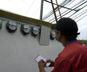 Las tarifas reflejarán los costos de generación, transmisión, distribución y demás costos de proveer el servicio eléctrico aprobado por la CREE. Foto El Heraldo.