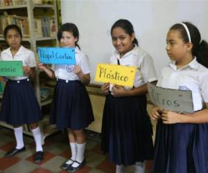 Charlas sobre el reciclaje en el CEB República de Argentina.