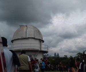 La nubosidad ha impedido a los hondureños observar el ecilpse solar (Foto: Nicolle López/EL HERALDO)