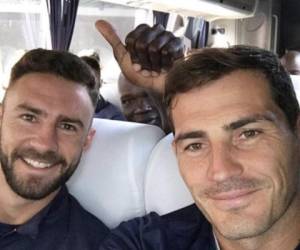 Iker Casillas y Miguel Layún son compañeros. Foto: @IkerCasillas