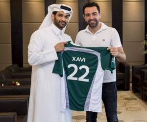 Xavi Hernández anunció su retiro de la Liga de Catar, aunque dijó que su decisión podriá cambiar en diciembre, todo dependera de su condición física. Foto:Twitter/@AlsaddSC