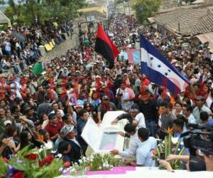 Familiares de Berta Cáceres condenan que la oposición haya utilizado sus restos mortales para fines políticos. Foto: Alex Pérez