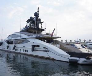 El yate “Lady M”, que tiene un valor de 65 millones de euros (71 millones de dólares), pertenece a Alexéi Mordashov, un oligarca próximo a Vladimir Putin.